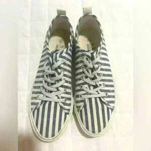 Serra Memory Foam Sneakers, Denim‎ & White Stripe, Size 8